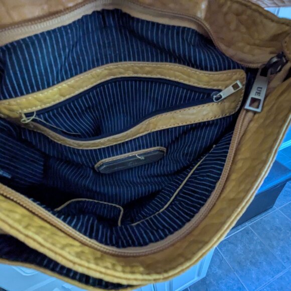 Urban Expressions crossbody bag - Picture 10 of 13